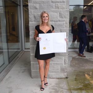 Meet your Posher, Holly